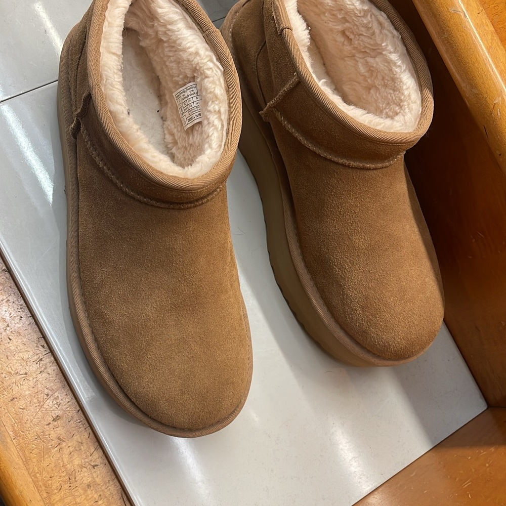 Platform chestnut UGGS